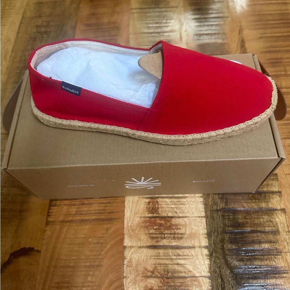 NWB Soludos red espadrilles size 8
